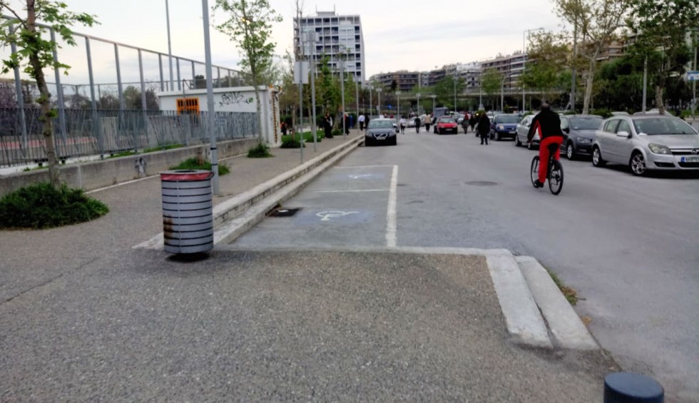 A generic square placeholder image with rounded corners in a figure.