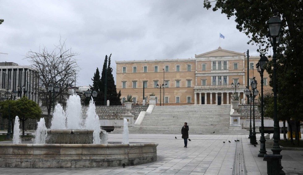 A generic square placeholder image with rounded corners in a figure.