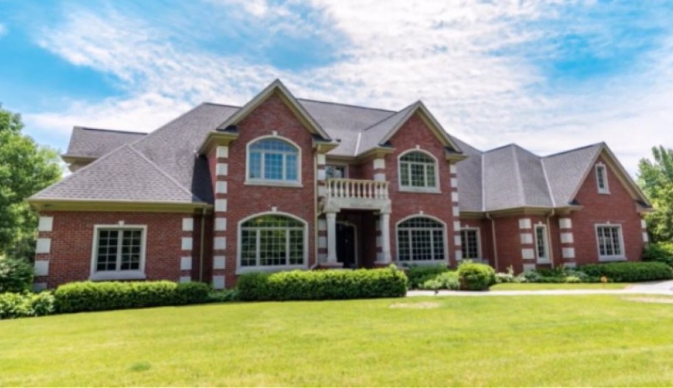 A generic square placeholder image with rounded corners in a figure.