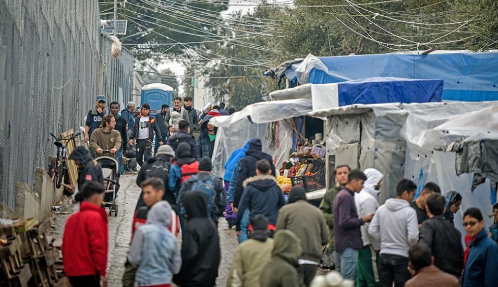 A generic square placeholder image with rounded corners in a figure.