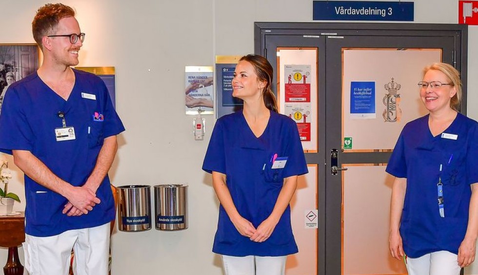 A generic square placeholder image with rounded corners in a figure.