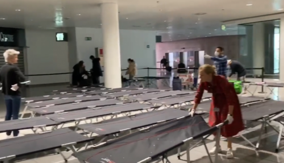 A generic square placeholder image with rounded corners in a figure.