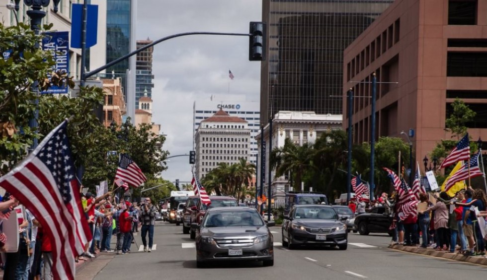 A generic square placeholder image with rounded corners in a figure.