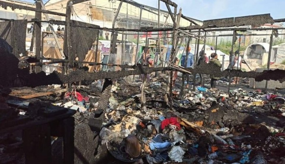 A generic square placeholder image with rounded corners in a figure.