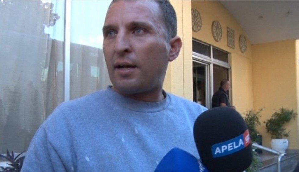 A generic square placeholder image with rounded corners in a figure.