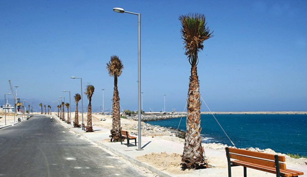 A generic square placeholder image with rounded corners in a figure.