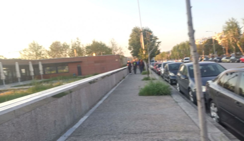 A generic square placeholder image with rounded corners in a figure.