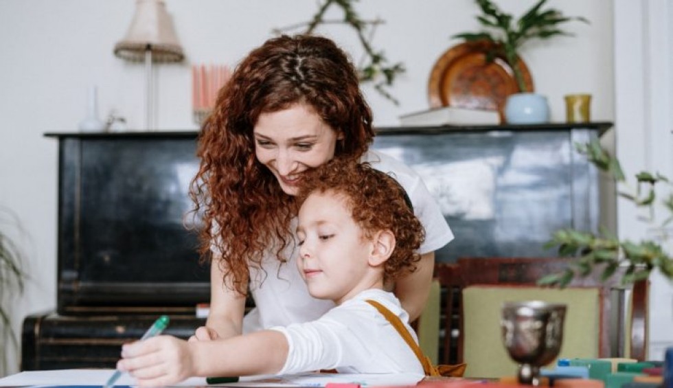 A generic square placeholder image with rounded corners in a figure.