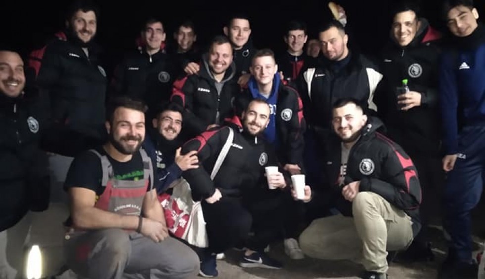 A generic square placeholder image with rounded corners in a figure.