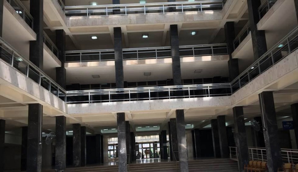 A generic square placeholder image with rounded corners in a figure.