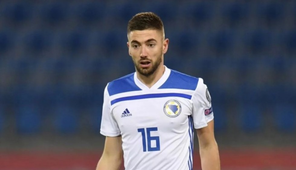 A generic square placeholder image with rounded corners in a figure.