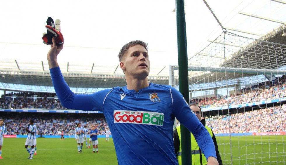 A generic square placeholder image with rounded corners in a figure.