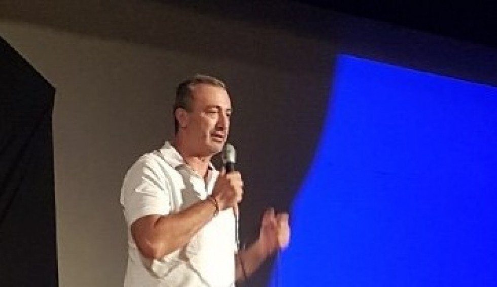 A generic square placeholder image with rounded corners in a figure.