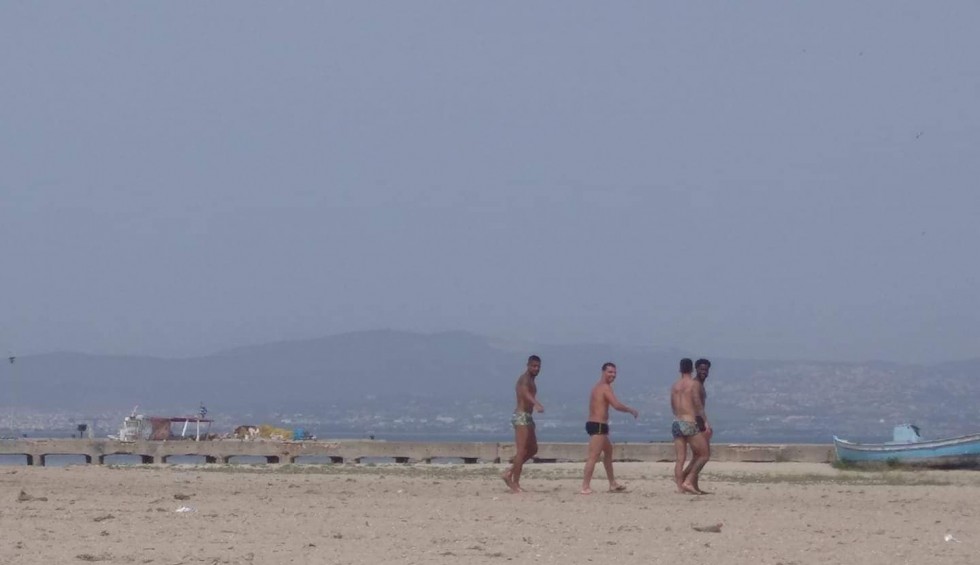 A generic square placeholder image with rounded corners in a figure.