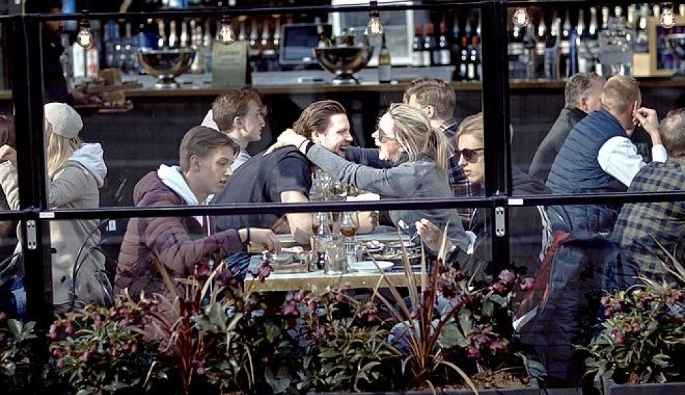 A generic square placeholder image with rounded corners in a figure.