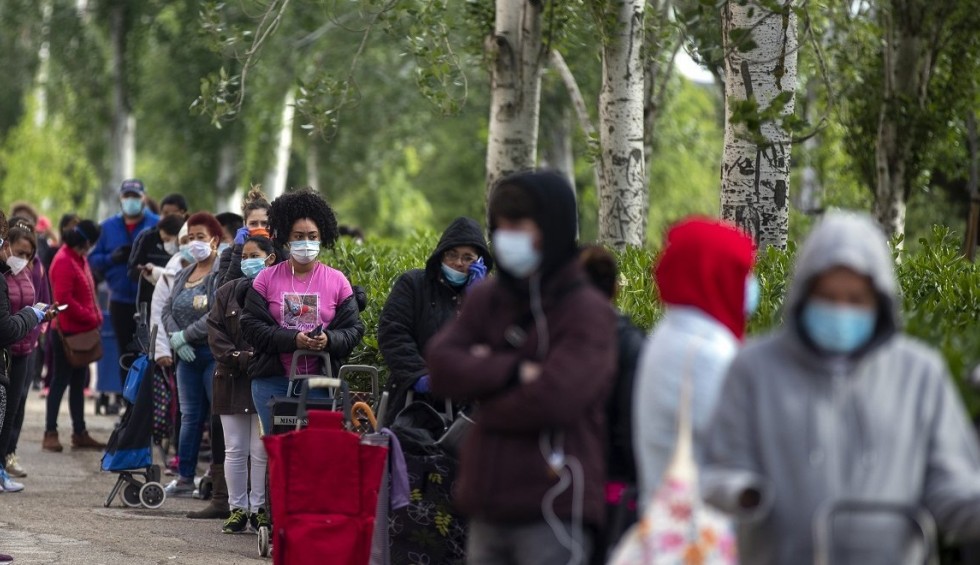 A generic square placeholder image with rounded corners in a figure.