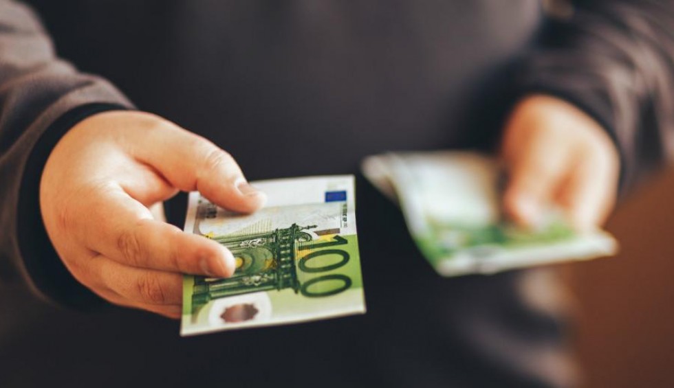 A generic square placeholder image with rounded corners in a figure.