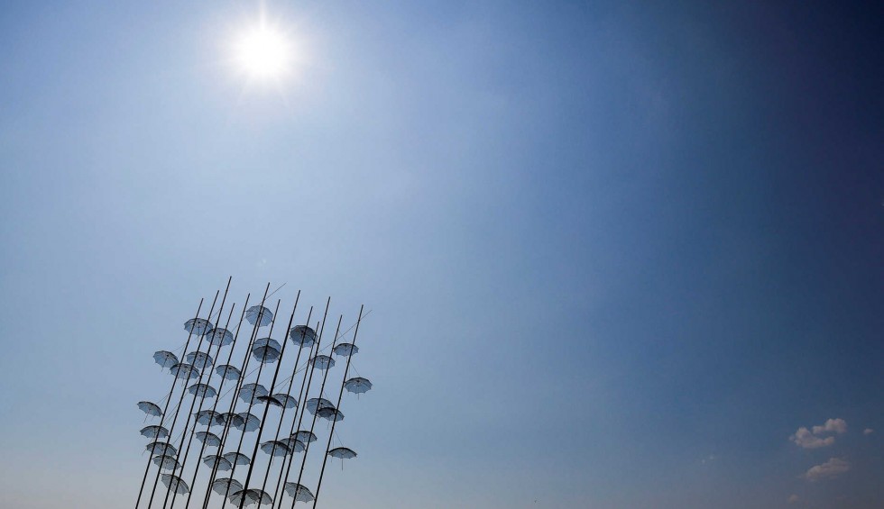 A generic square placeholder image with rounded corners in a figure.