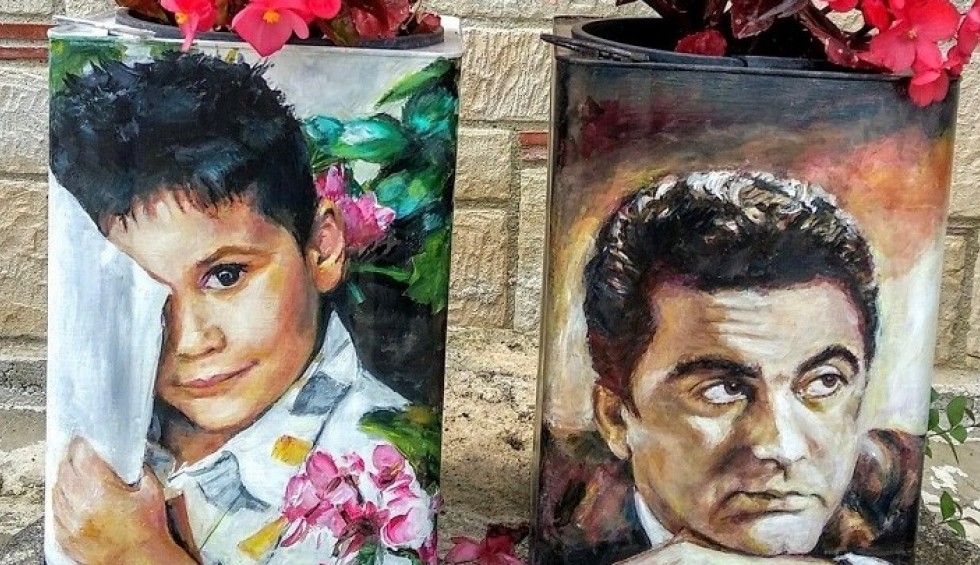 A generic square placeholder image with rounded corners in a figure.