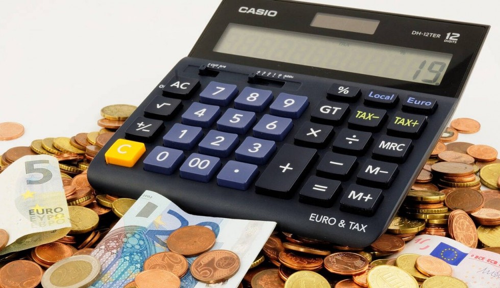 A generic square placeholder image with rounded corners in a figure.