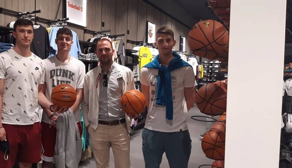 A generic square placeholder image with rounded corners in a figure.