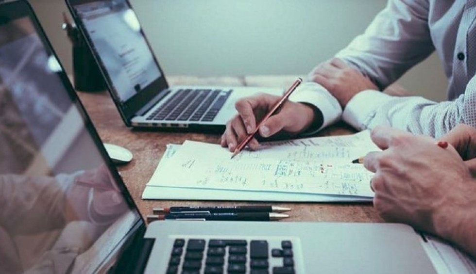 A generic square placeholder image with rounded corners in a figure.