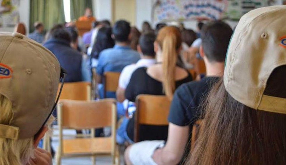 A generic square placeholder image with rounded corners in a figure.