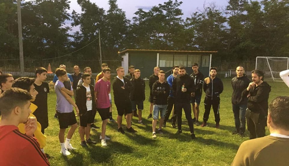 A generic square placeholder image with rounded corners in a figure.