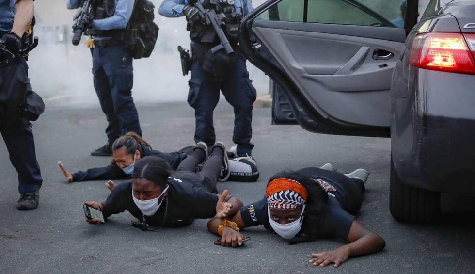 A generic square placeholder image with rounded corners in a figure.