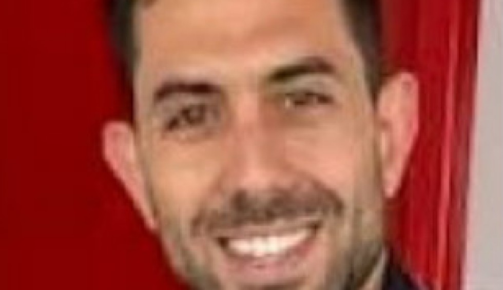 A generic square placeholder image with rounded corners in a figure.