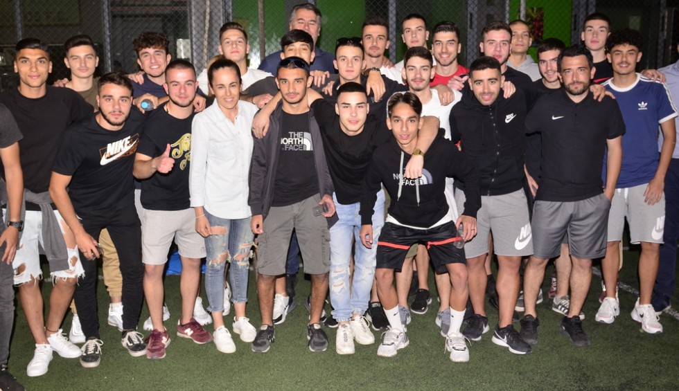 A generic square placeholder image with rounded corners in a figure.