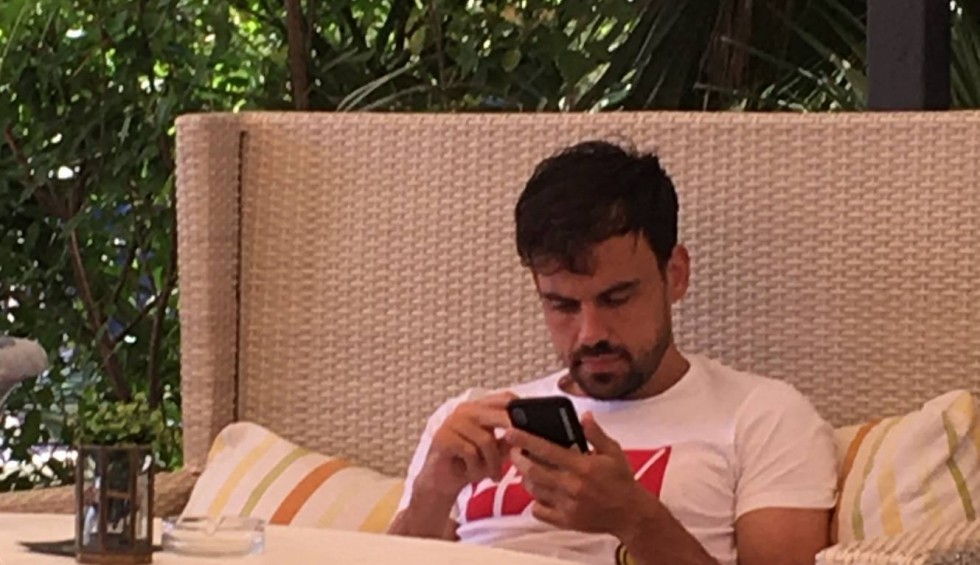 A generic square placeholder image with rounded corners in a figure.