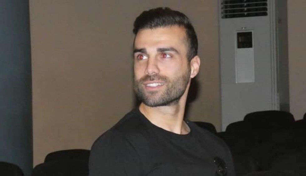 A generic square placeholder image with rounded corners in a figure.