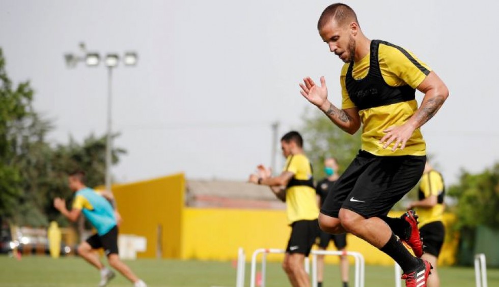 A generic square placeholder image with rounded corners in a figure.