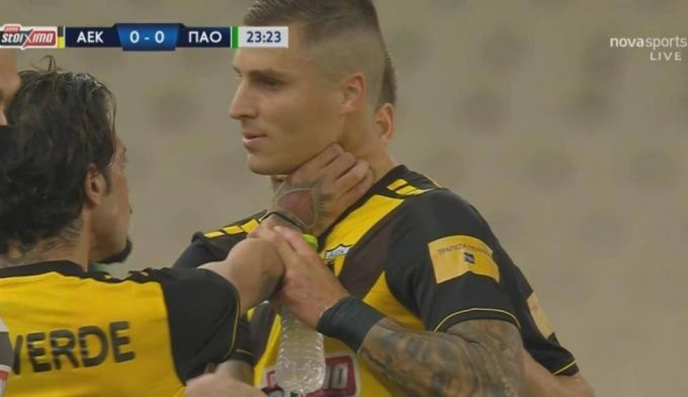 A generic square placeholder image with rounded corners in a figure.