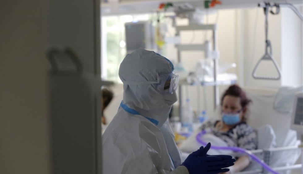 A generic square placeholder image with rounded corners in a figure.