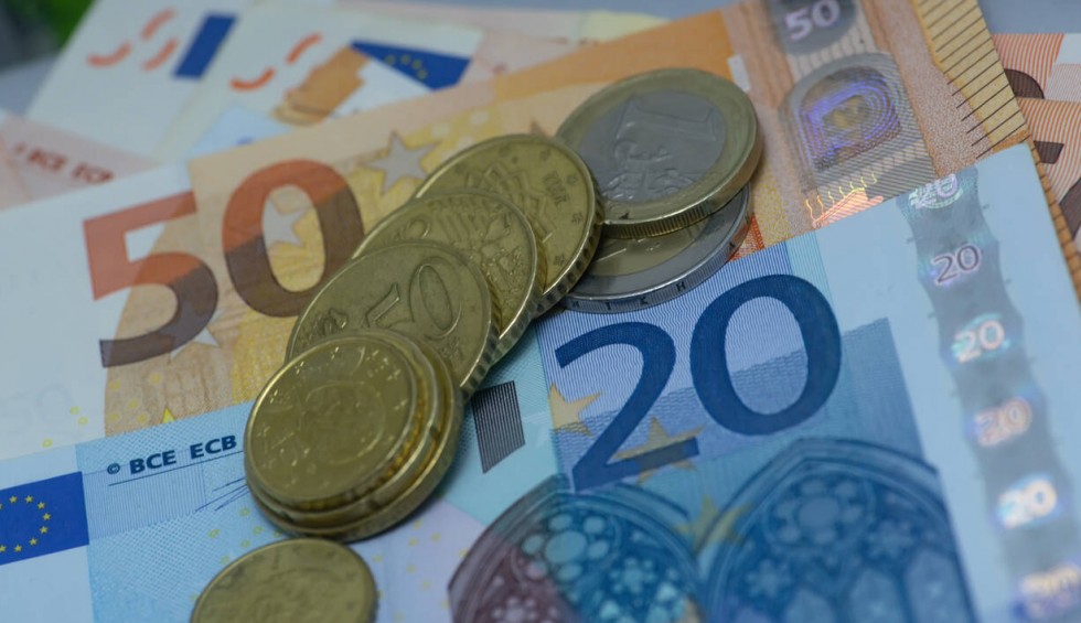 A generic square placeholder image with rounded corners in a figure.