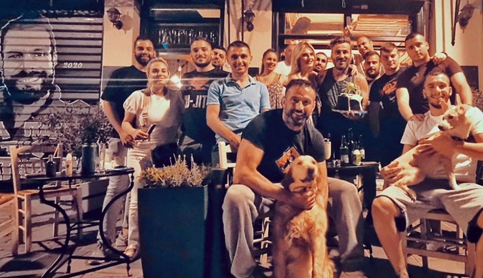 A generic square placeholder image with rounded corners in a figure.