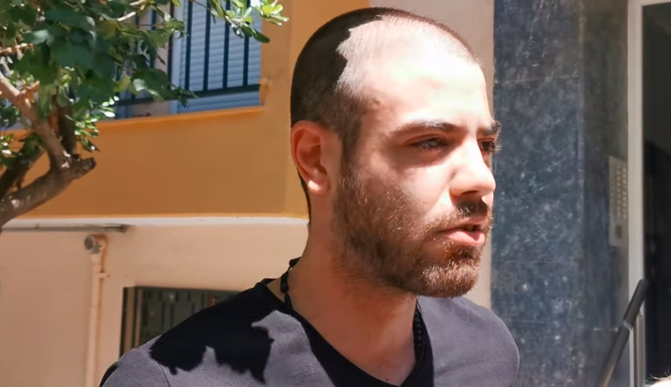 A generic square placeholder image with rounded corners in a figure.