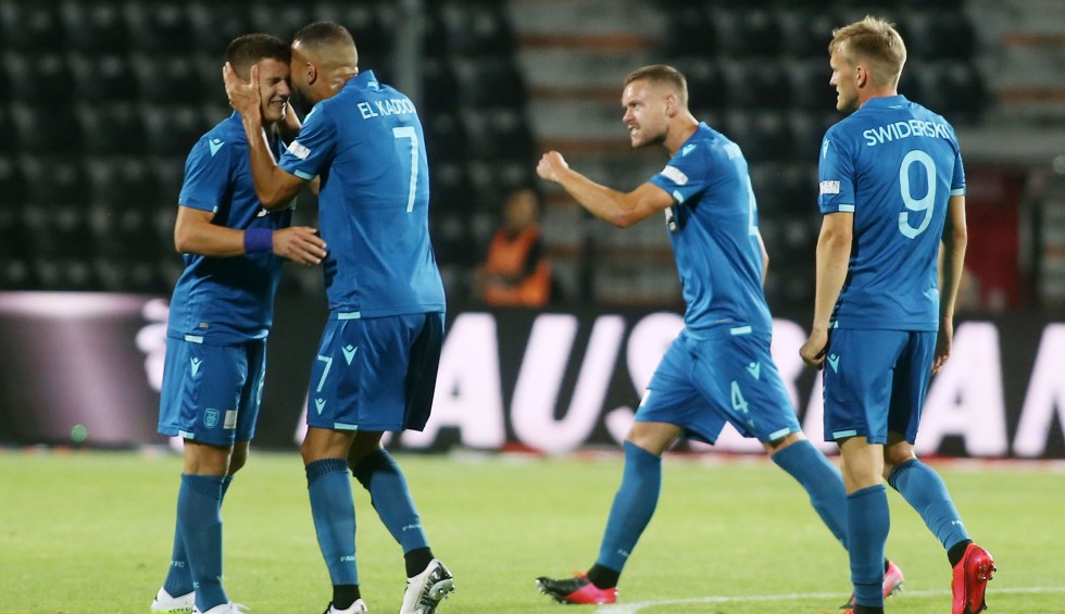 A generic square placeholder image with rounded corners in a figure.