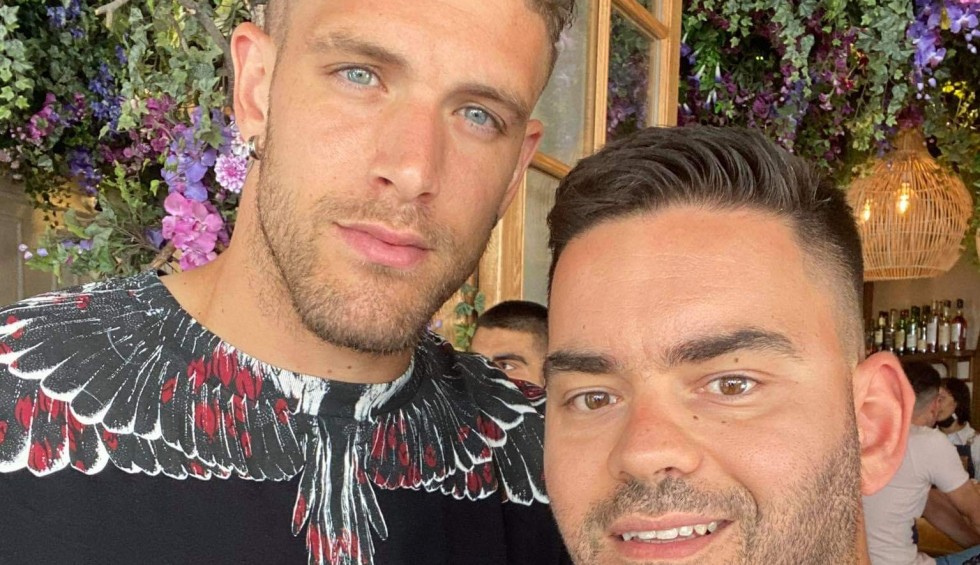 A generic square placeholder image with rounded corners in a figure.