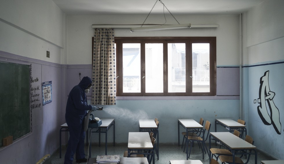 A generic square placeholder image with rounded corners in a figure.