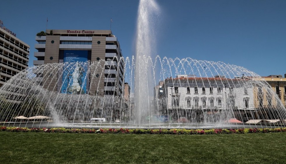 A generic square placeholder image with rounded corners in a figure.