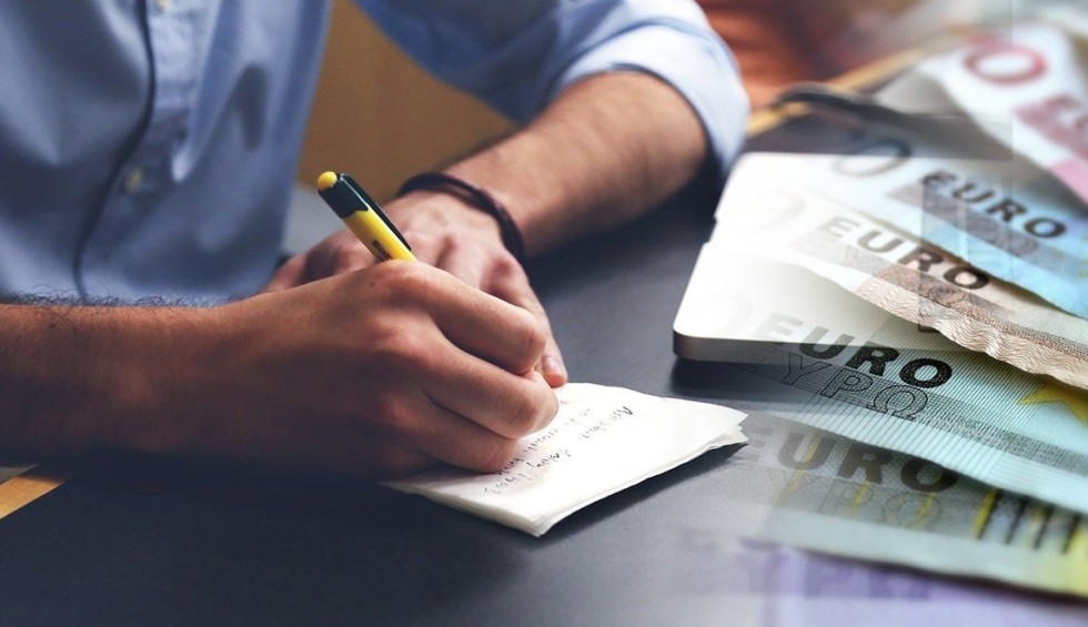 A generic square placeholder image with rounded corners in a figure.