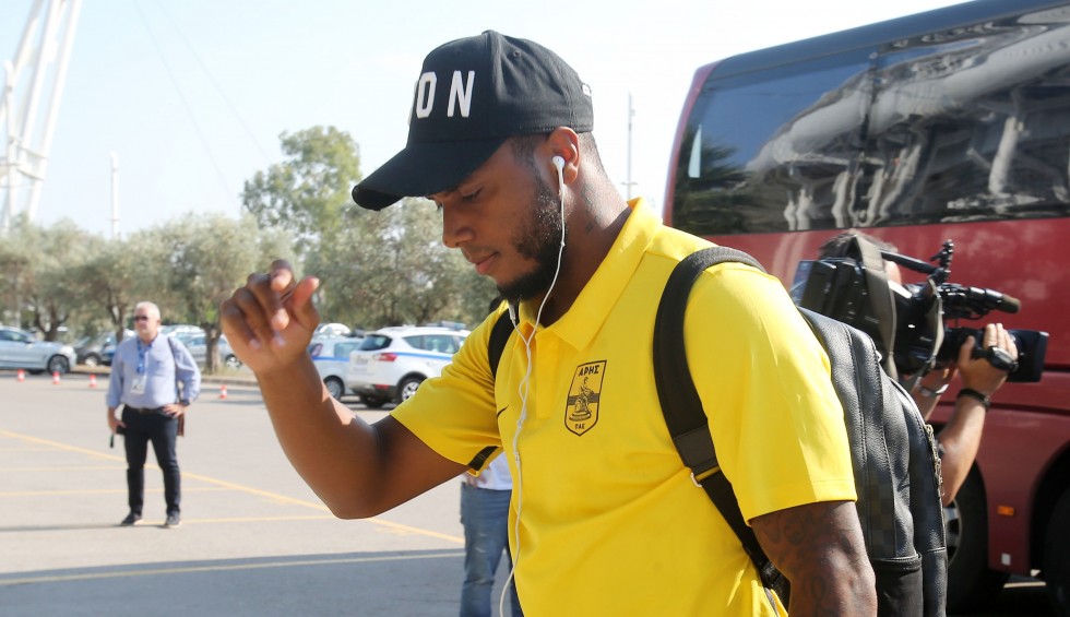 A generic square placeholder image with rounded corners in a figure.