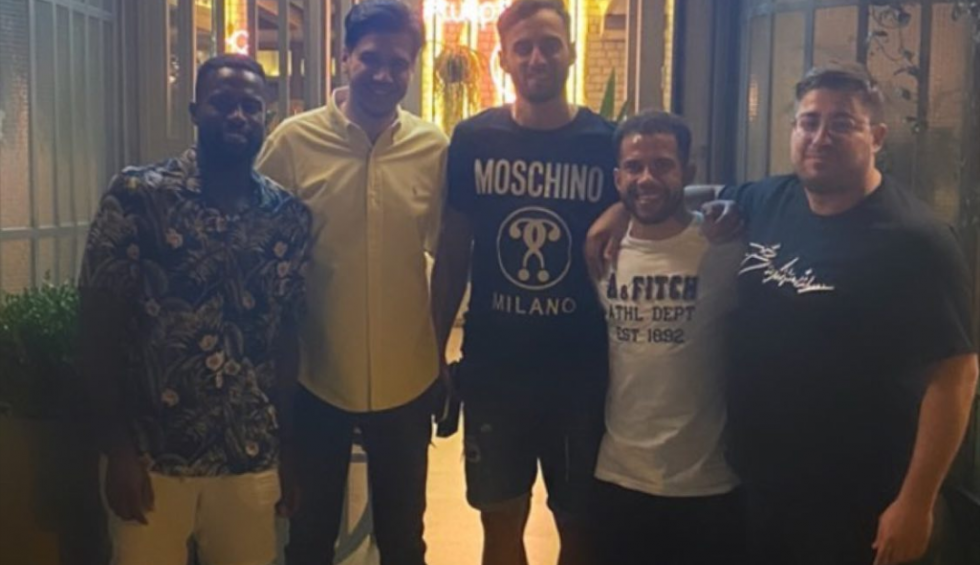 A generic square placeholder image with rounded corners in a figure.