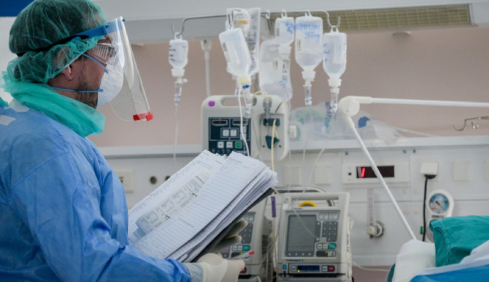 A generic square placeholder image with rounded corners in a figure.