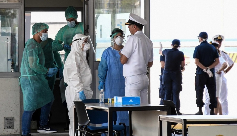 A generic square placeholder image with rounded corners in a figure.