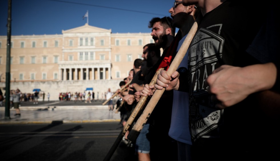 A generic square placeholder image with rounded corners in a figure.