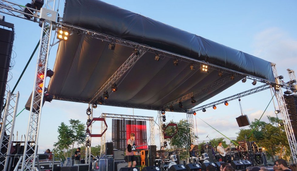 A generic square placeholder image with rounded corners in a figure.